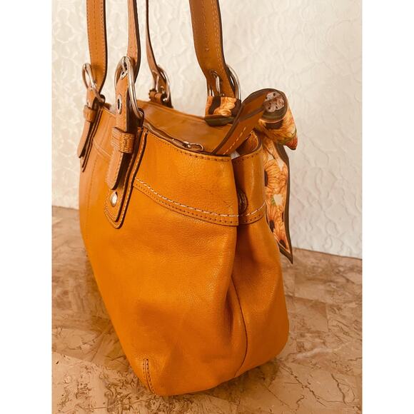 COACH Pleated mustard Full Grain Leather Soho Satchel Handbag F13732 - Picture 4 of 10